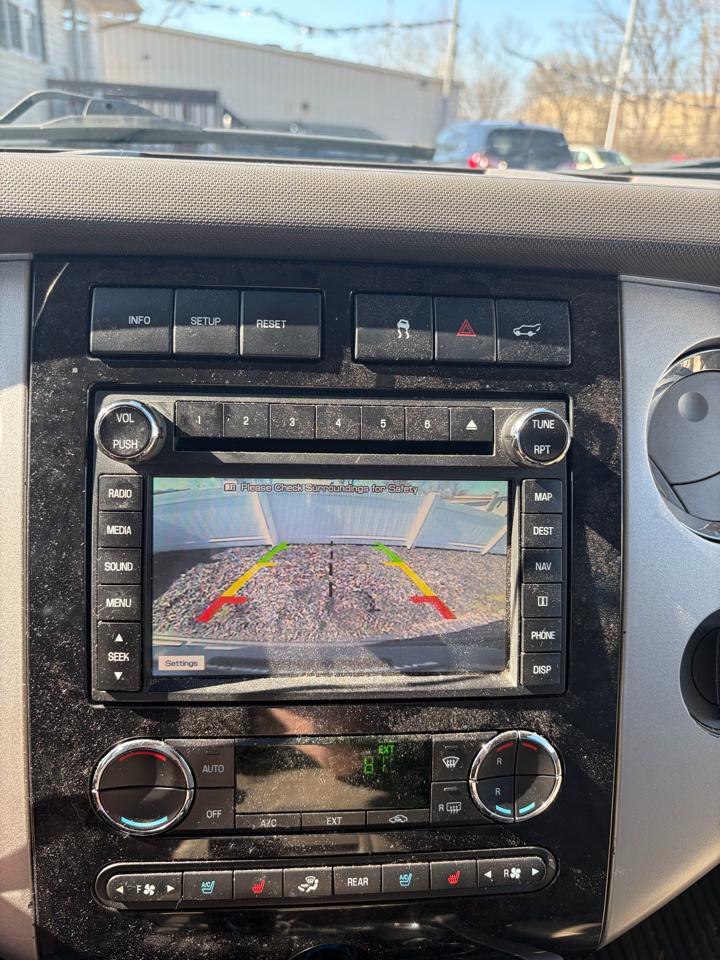 Ford Expedition EL 4WD 4dr Limited 2011