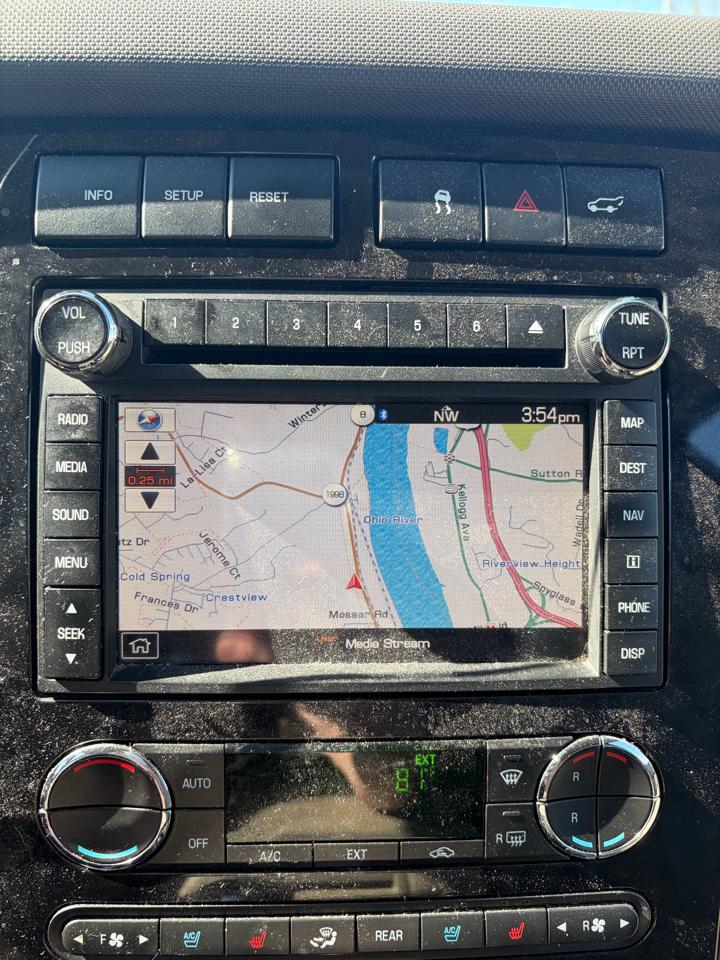 Ford Expedition EL 4WD 4dr Limited 2011