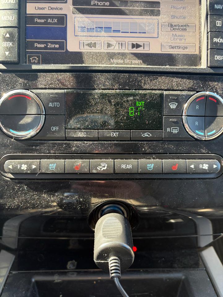 Ford Expedition EL 4WD 4dr Limited 2011