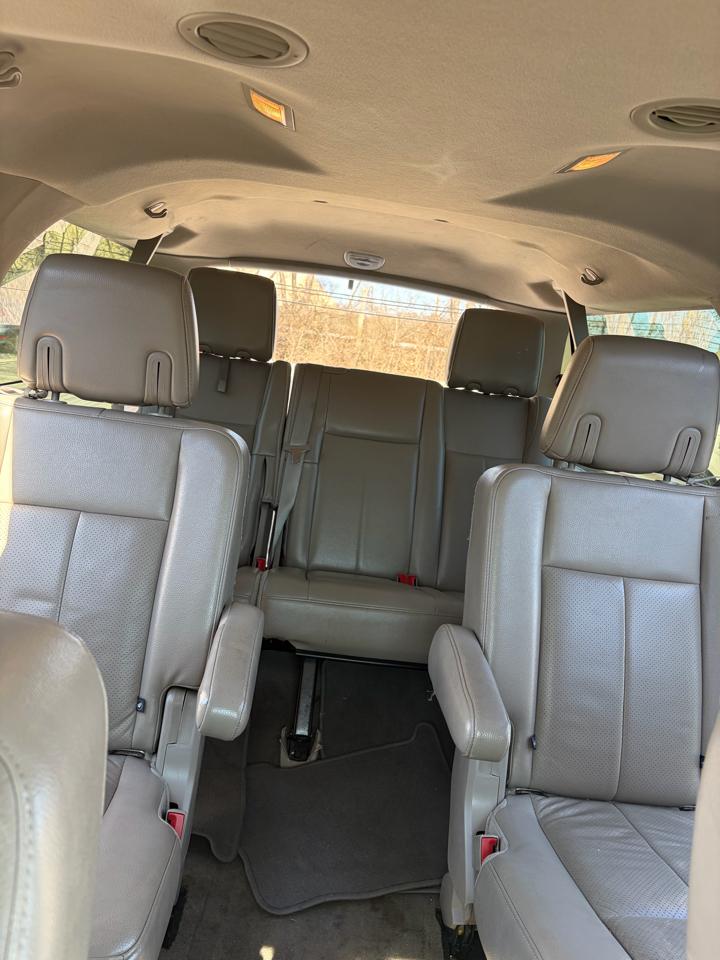 Ford Expedition EL 4WD 4dr Limited 2011