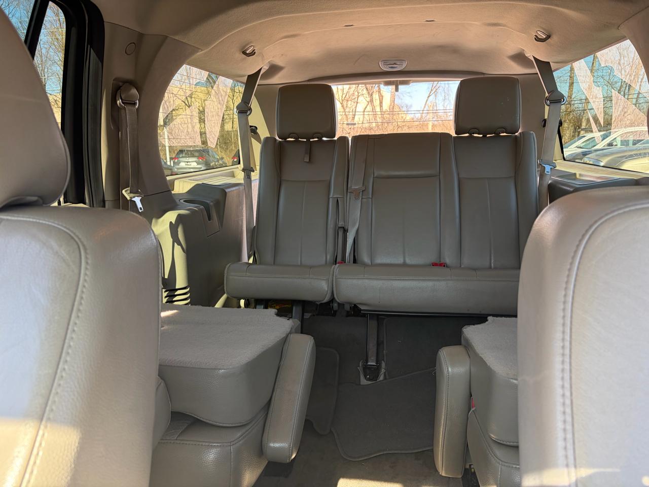 Ford Expedition EL 4WD 4dr Limited 2011