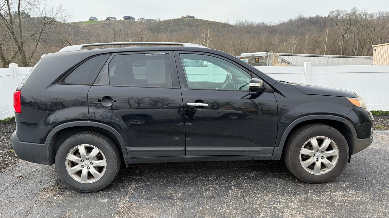 Kia Sorento 2WD 4dr I4 LX 2011