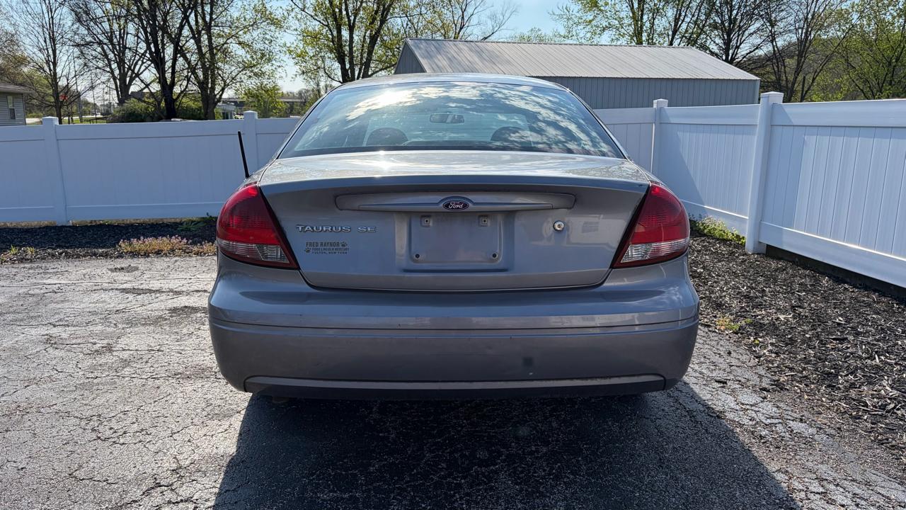 Ford Taurus 4dr Sdn SE 2007