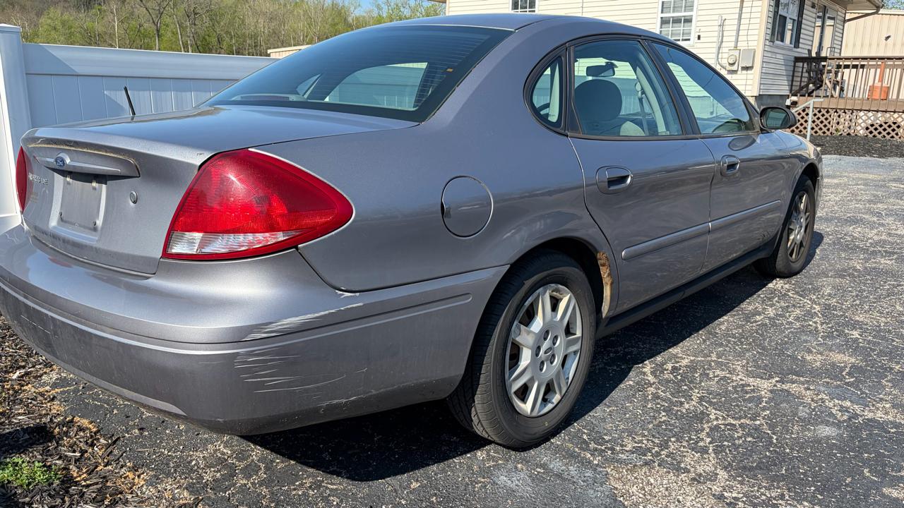 Ford Taurus 4dr Sdn SE 2007