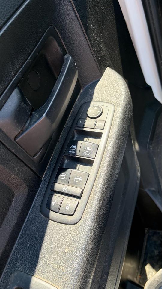 RAM 1500 Classic Tradesman 4x2 Quad Cab 6'4" Box 2021