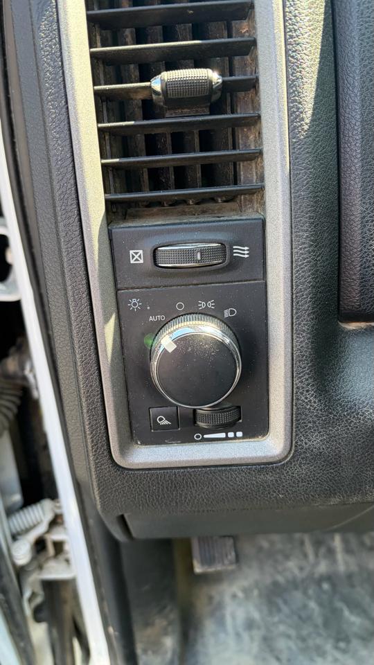 RAM 1500 Classic Tradesman 4x2 Quad Cab 6'4" Box 2021