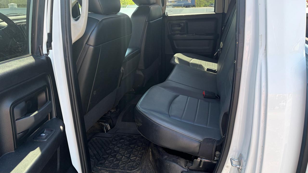 RAM 1500 Classic Tradesman 4x2 Quad Cab 6'4" Box 2021