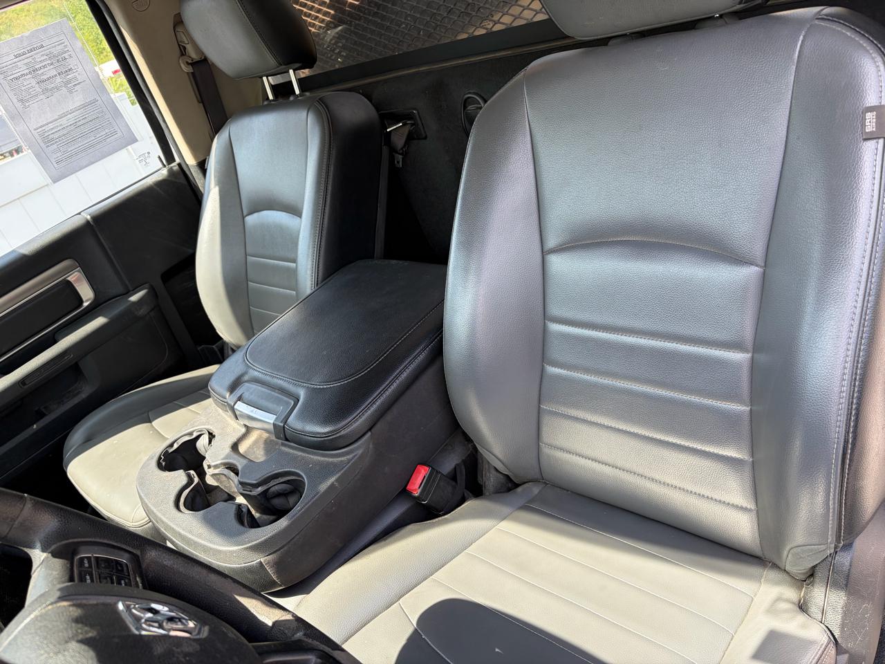 RAM 1500 Classic Tradesman 4x2 Reg Cab 8' Box 2022