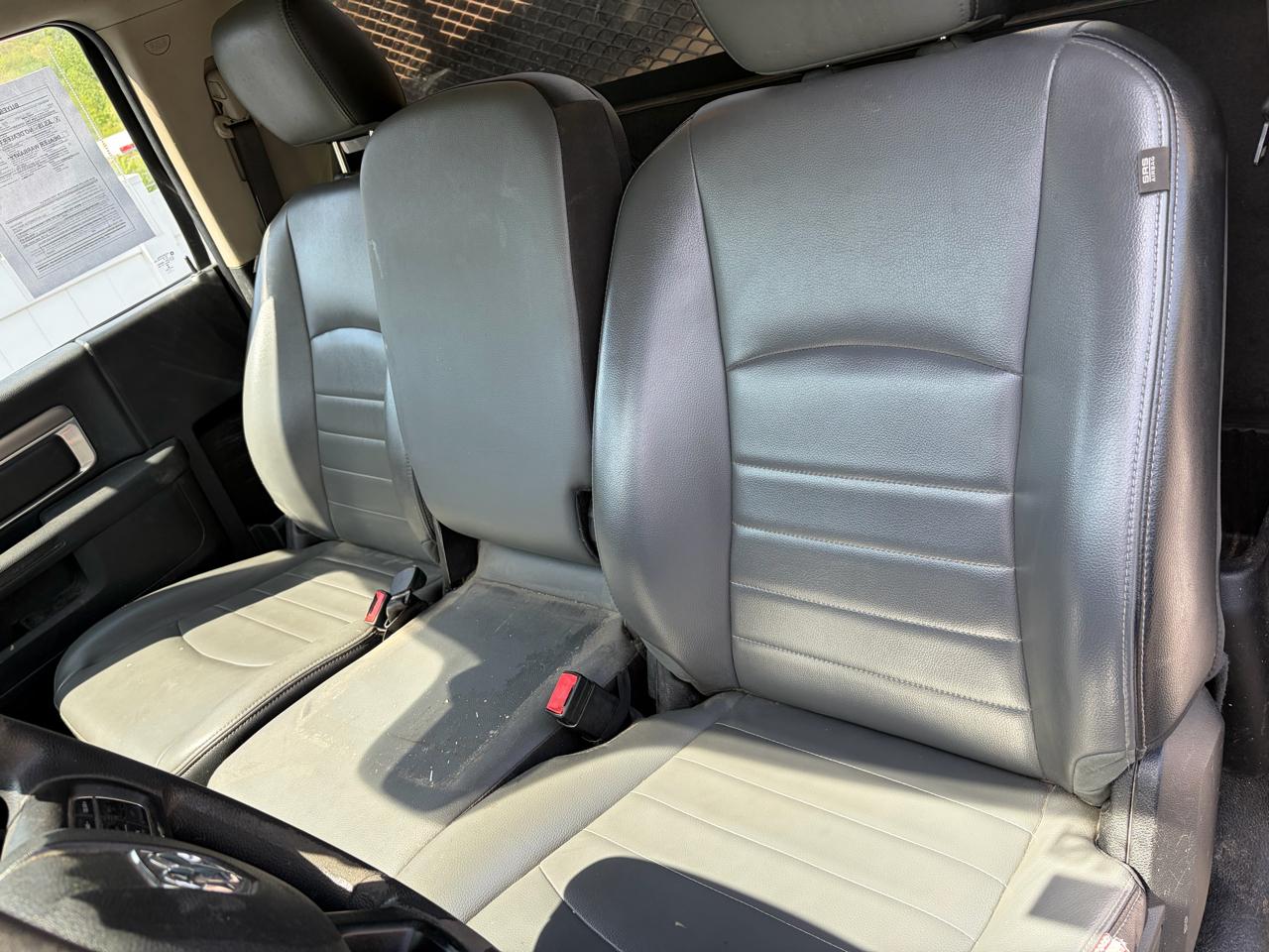 RAM 1500 Classic Tradesman 4x2 Reg Cab 8' Box 2022