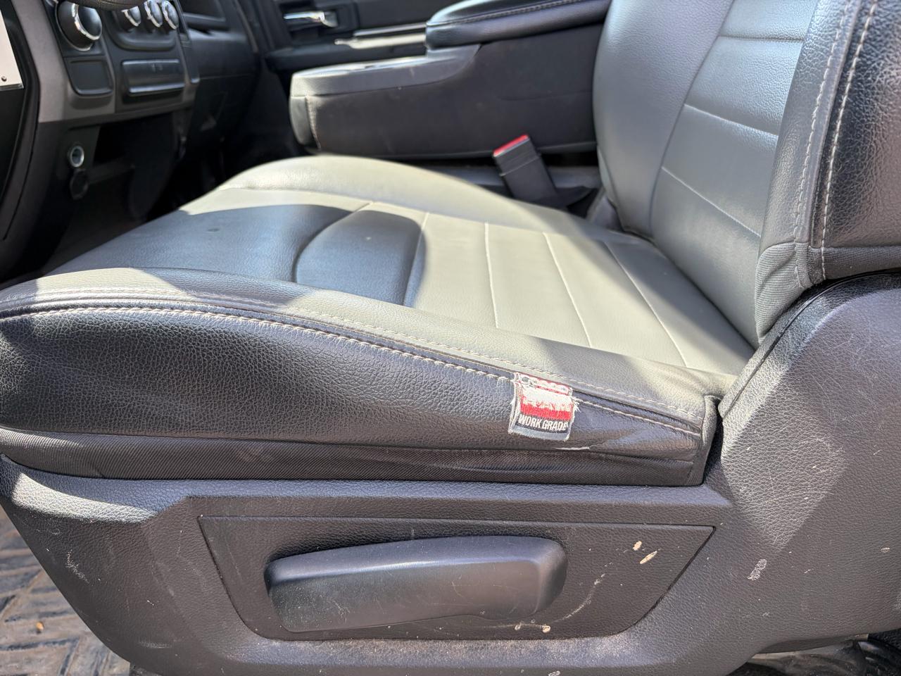 RAM 1500 Classic Tradesman 4x2 Reg Cab 8' Box 2022