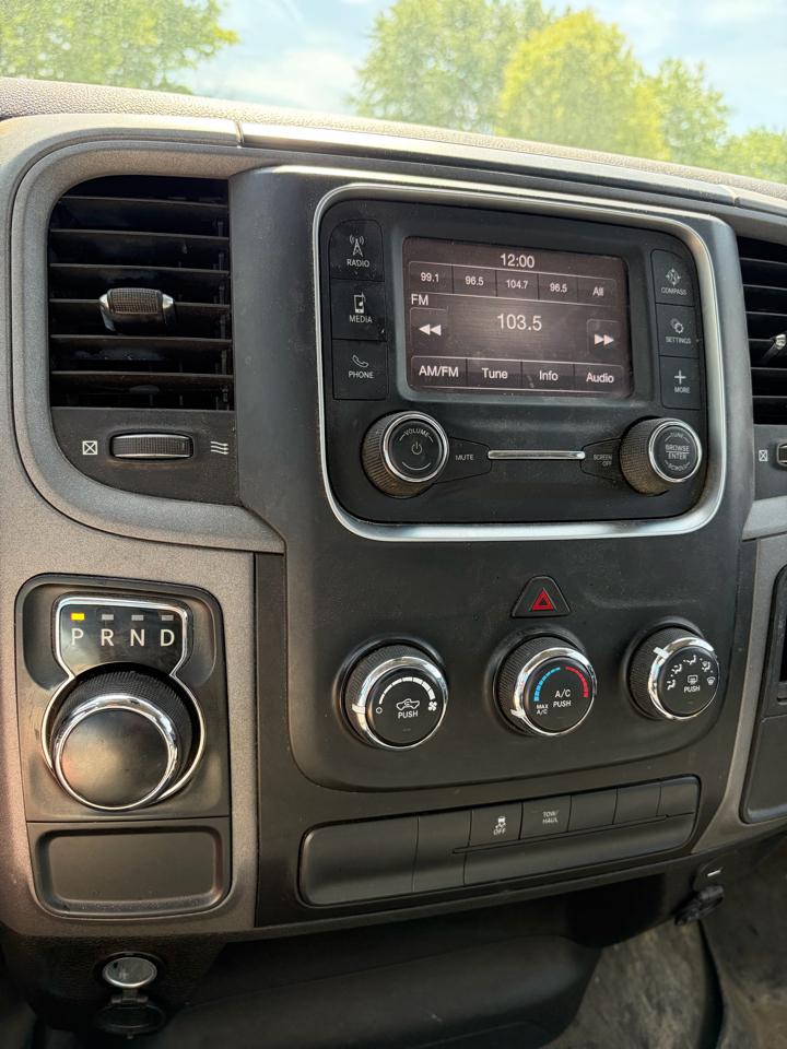 RAM 1500 Classic Tradesman 4x2 Reg Cab 8' Box 2022