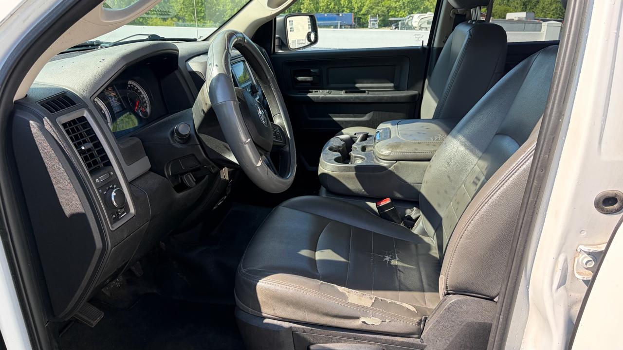 RAM 1500 Tradesman 4x2 Quad Cab 6'4" Box 2018