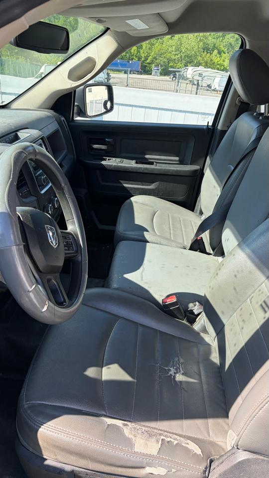 RAM 1500 Tradesman 4x2 Quad Cab 6'4" Box 2018