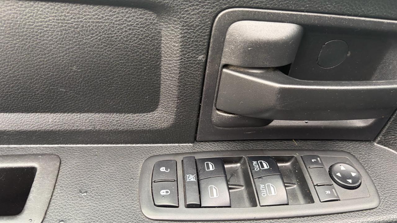 RAM 1500 Tradesman 4x2 Quad Cab 6'4" Box 2018