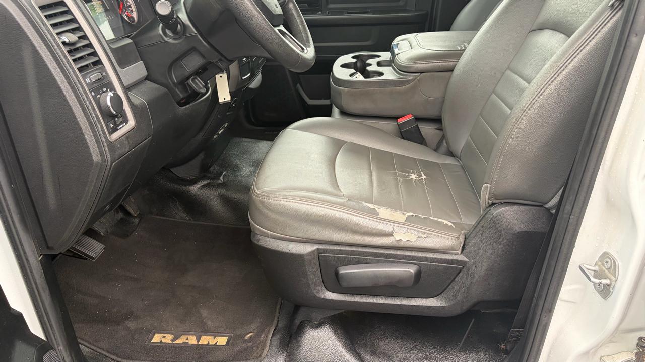 RAM 1500 Tradesman 4x2 Quad Cab 6'4" Box 2018