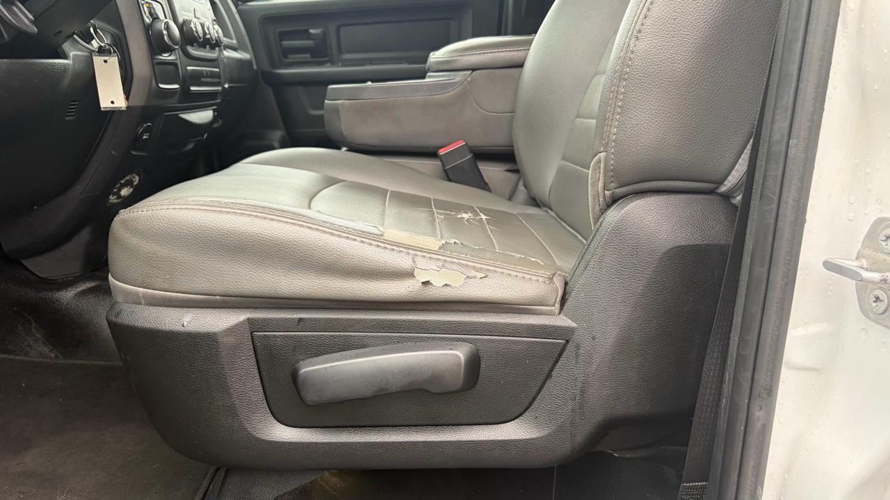 RAM 1500 Tradesman 4x2 Quad Cab 6'4" Box 2018