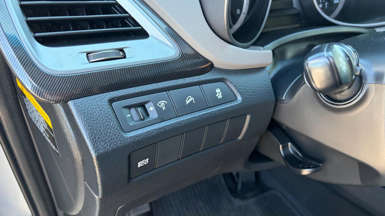 Hyundai Santa Fe FWD 4dr Sport 2013
