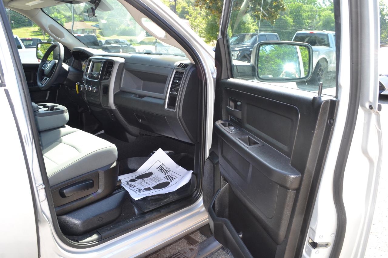 RAM 1500 Classic Tradesman Quad Cab 4WD 2019