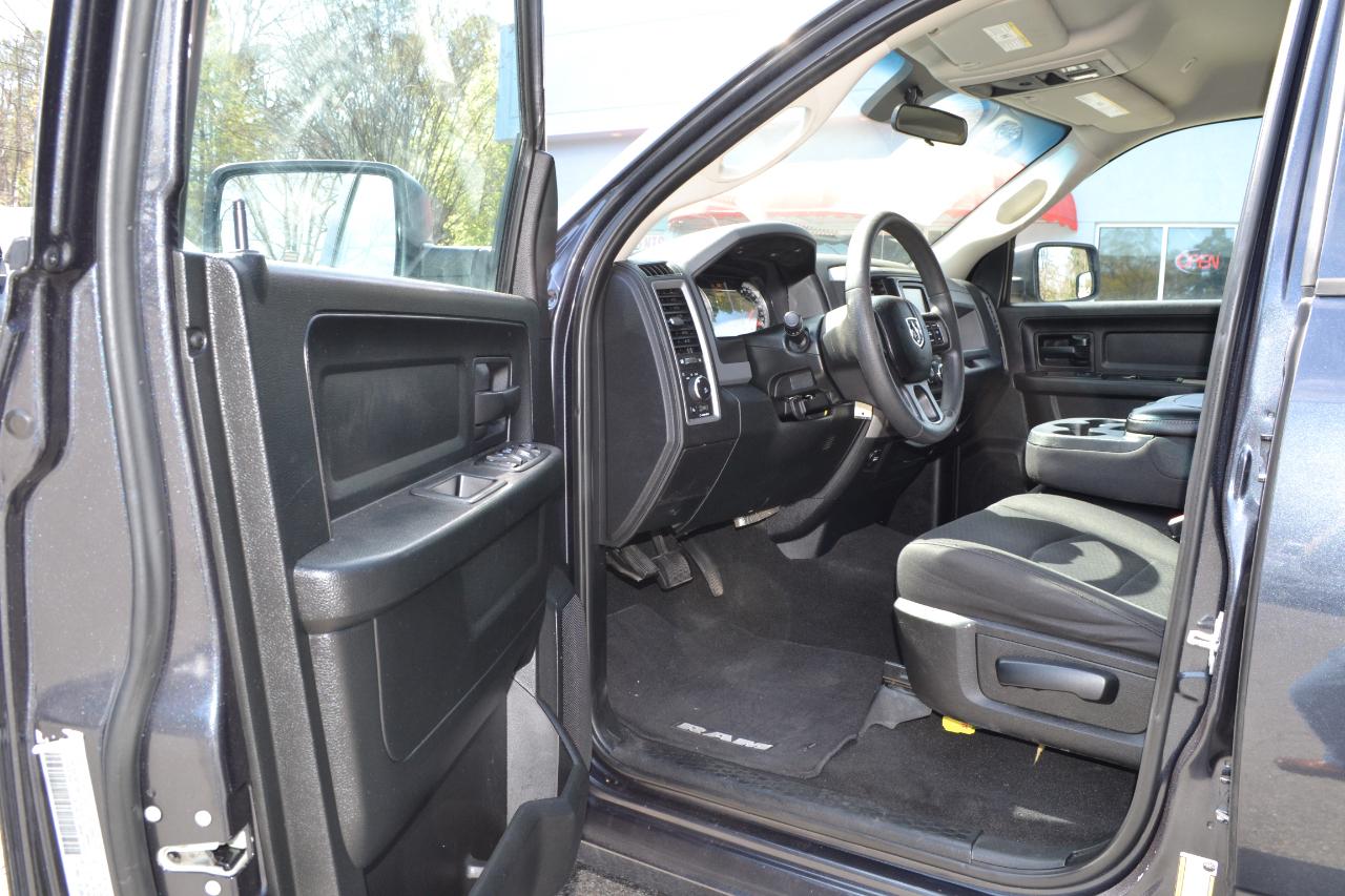 RAM 1500 Tradesman Crew Cab SWB 2WD 2018