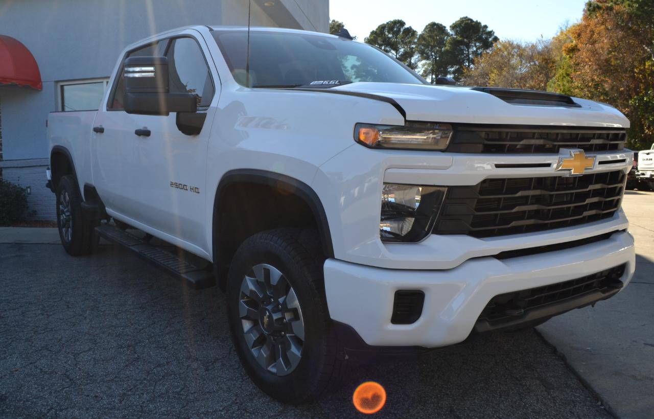 Chevrolet Silverado 2500HD Custom Crew Cab Long Box 4WD 2024