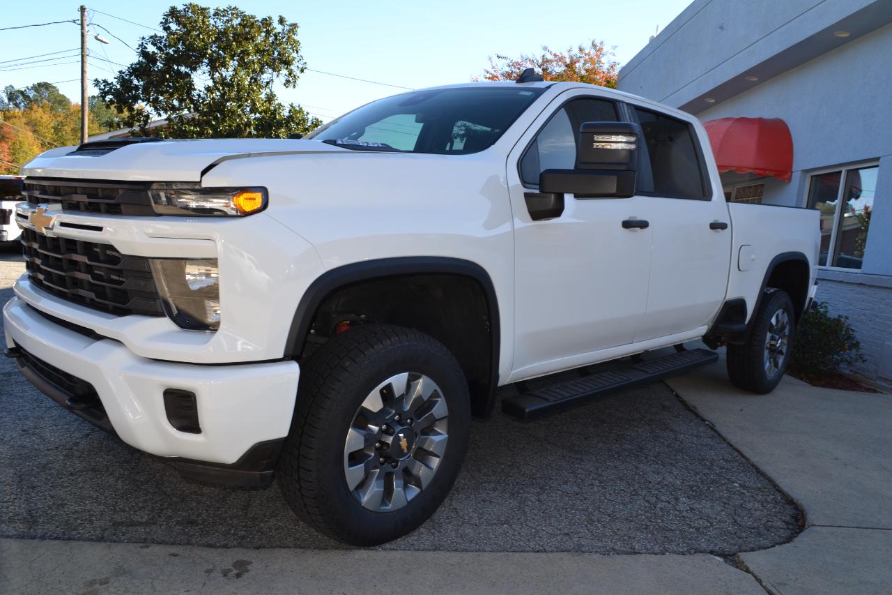 Chevrolet Silverado 2500HD Custom Crew Cab Long Box 4WD 2024