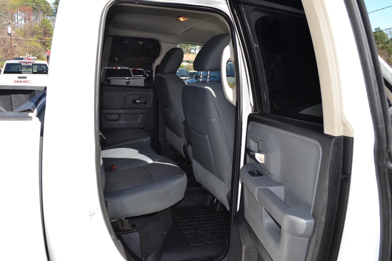 RAM 1500 SLT Quad Cab 4WD 2015