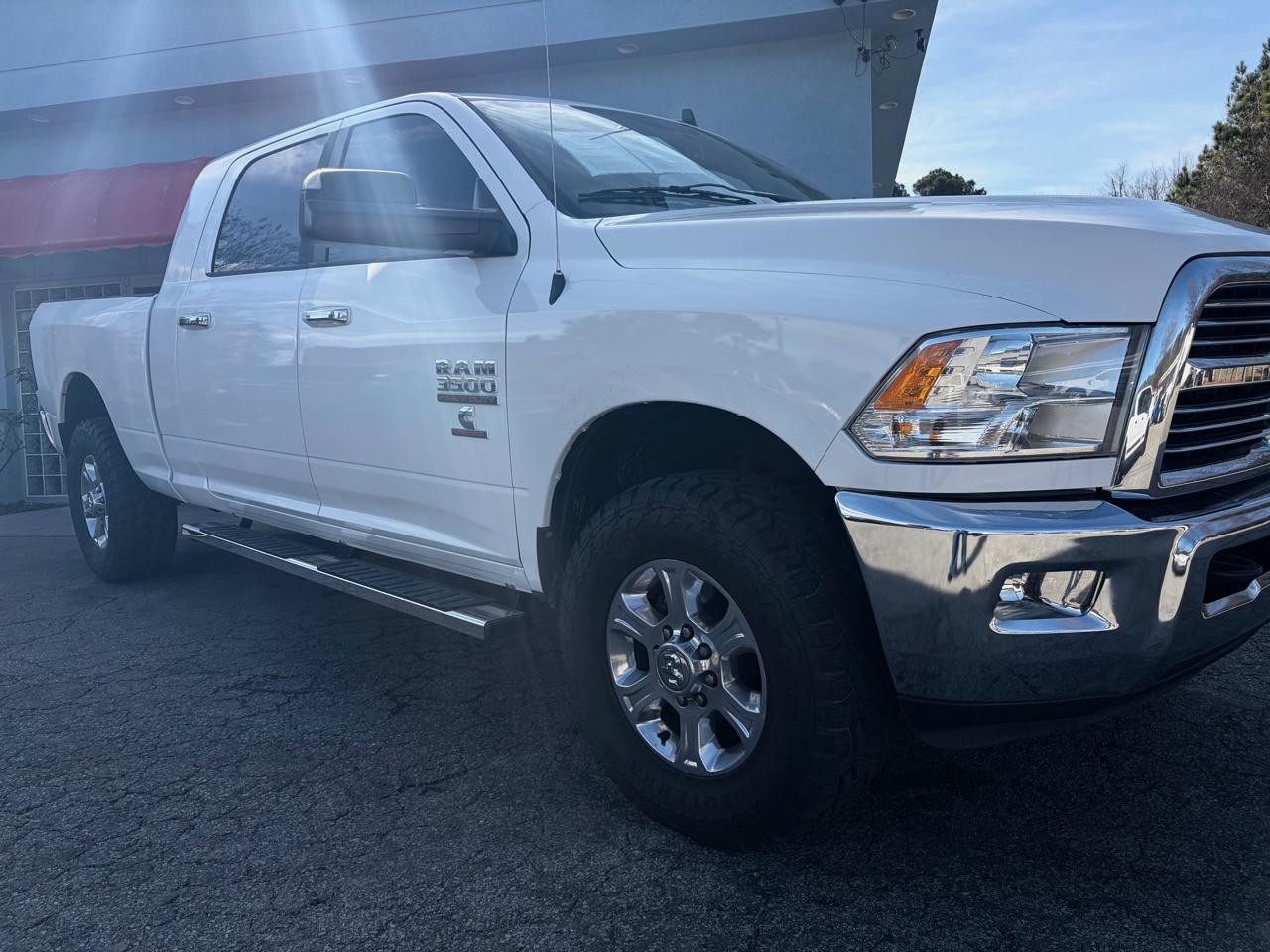 RAM 3500 SLT Mega Cab 4WD 2015