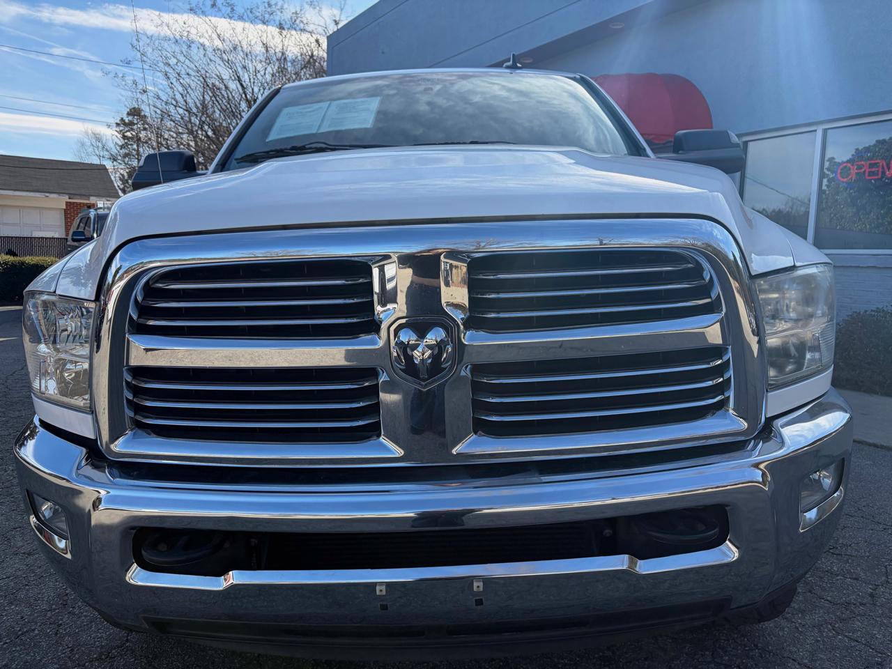 RAM 3500 SLT Mega Cab 4WD 2015
