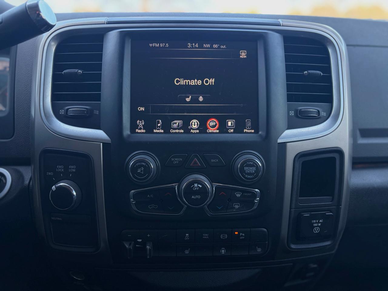 RAM 3500 SLT Mega Cab 4WD 2015