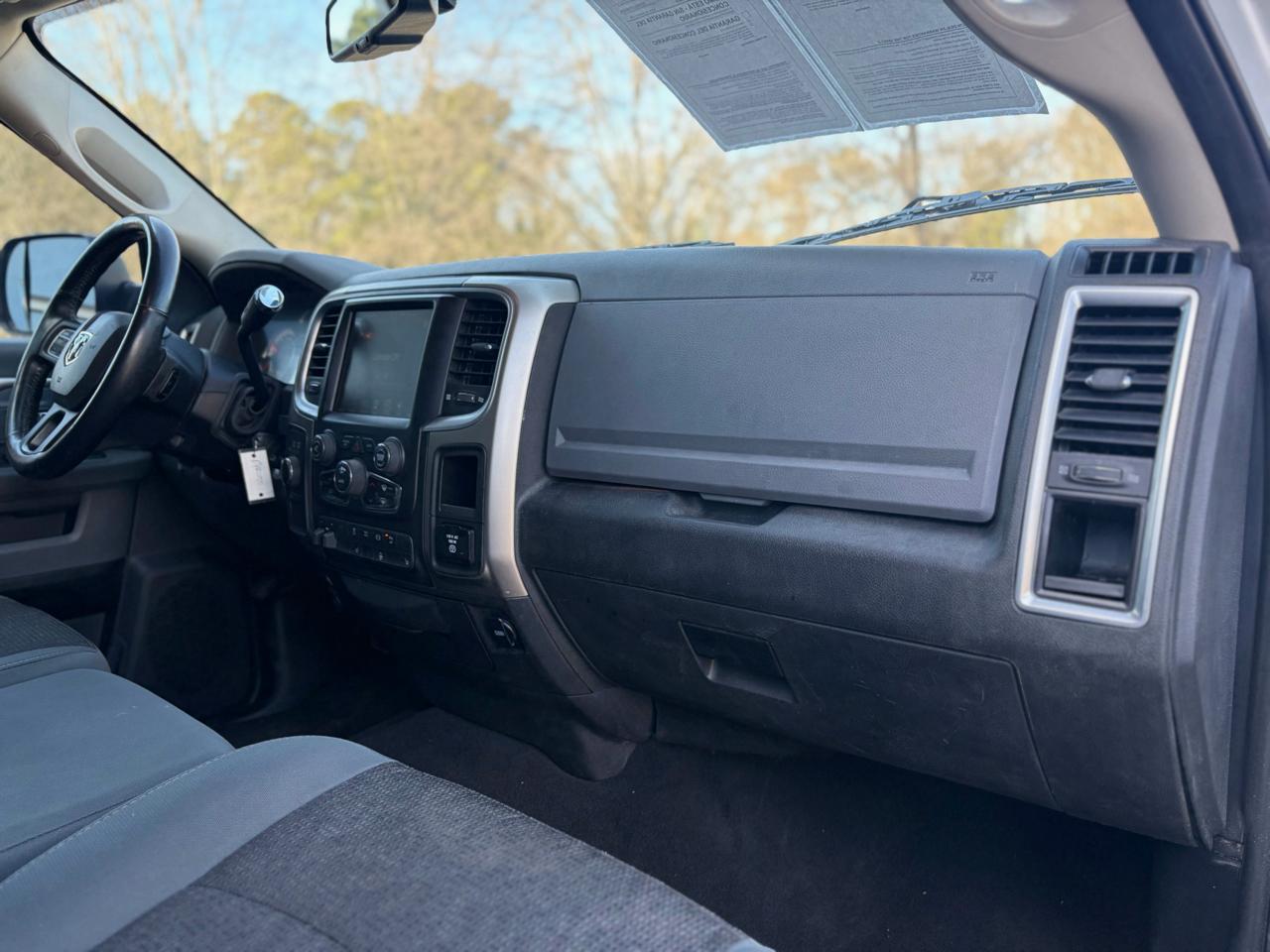 RAM 3500 SLT Mega Cab 4WD 2015