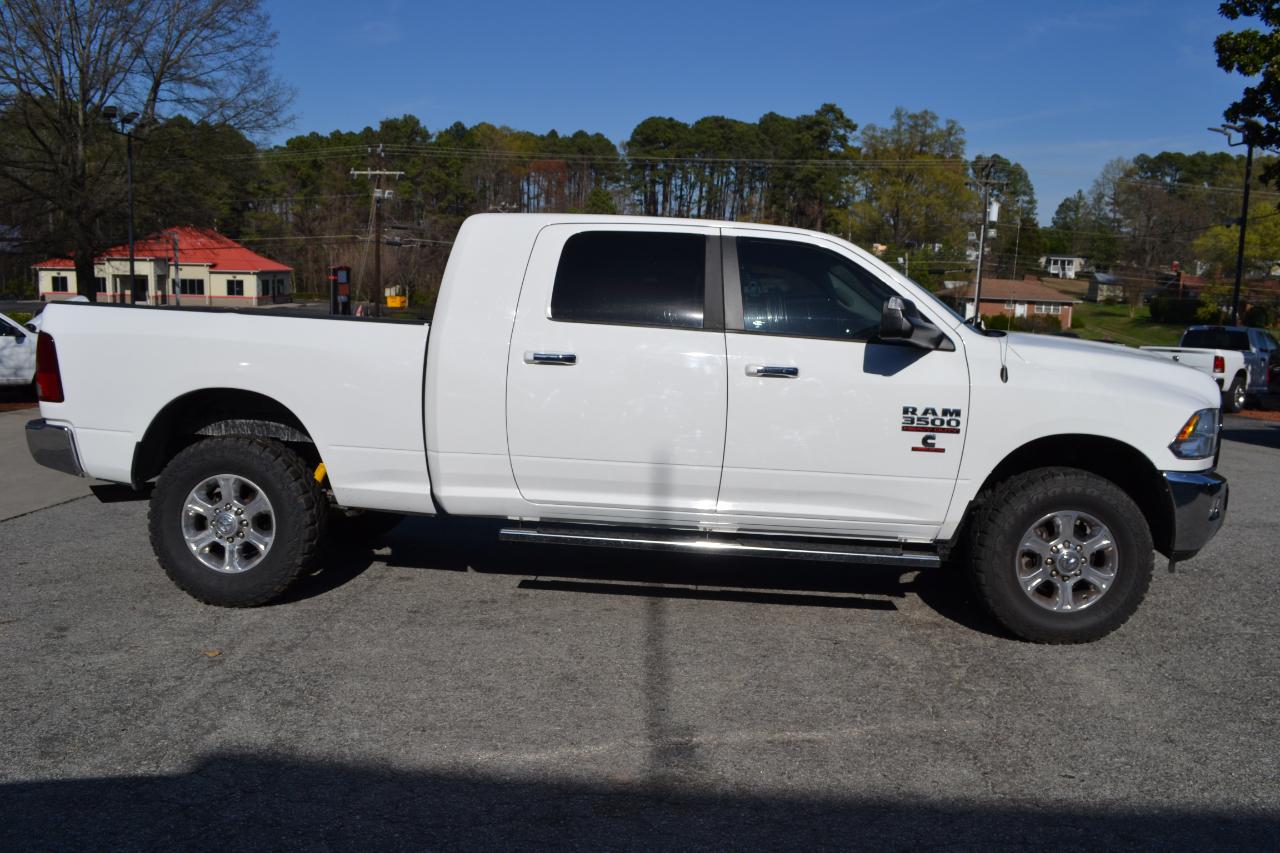 RAM 3500 SLT Mega Cab 4WD 2015
