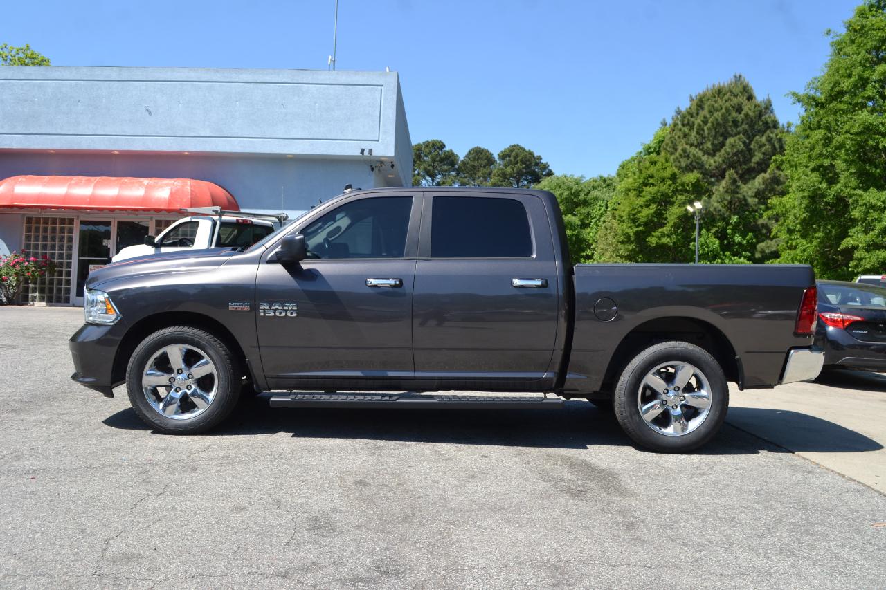 RAM 1500 SLT Crew Cab SWB 2WD 2017