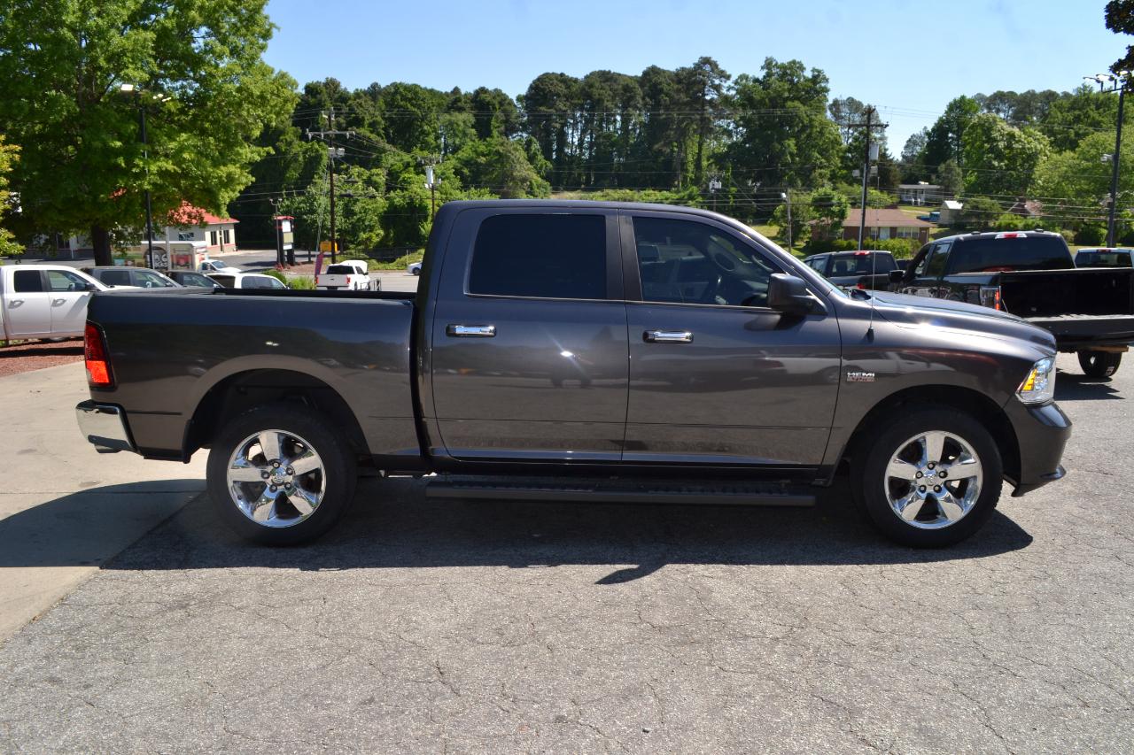 RAM 1500 SLT Crew Cab SWB 2WD 2017
