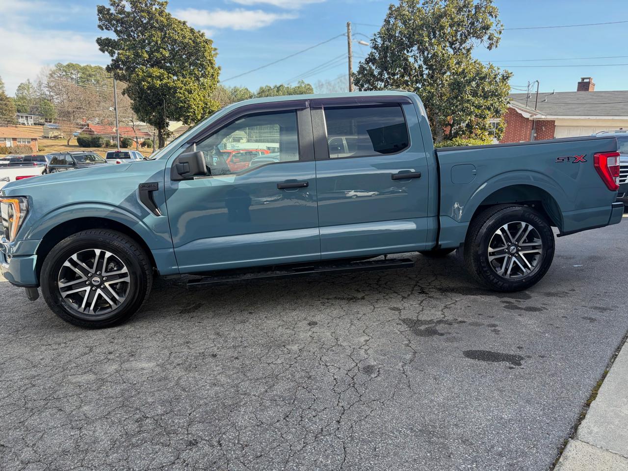 Ford F-150 XL SuperCrew 5.5-ft. Bed 2WD 2023