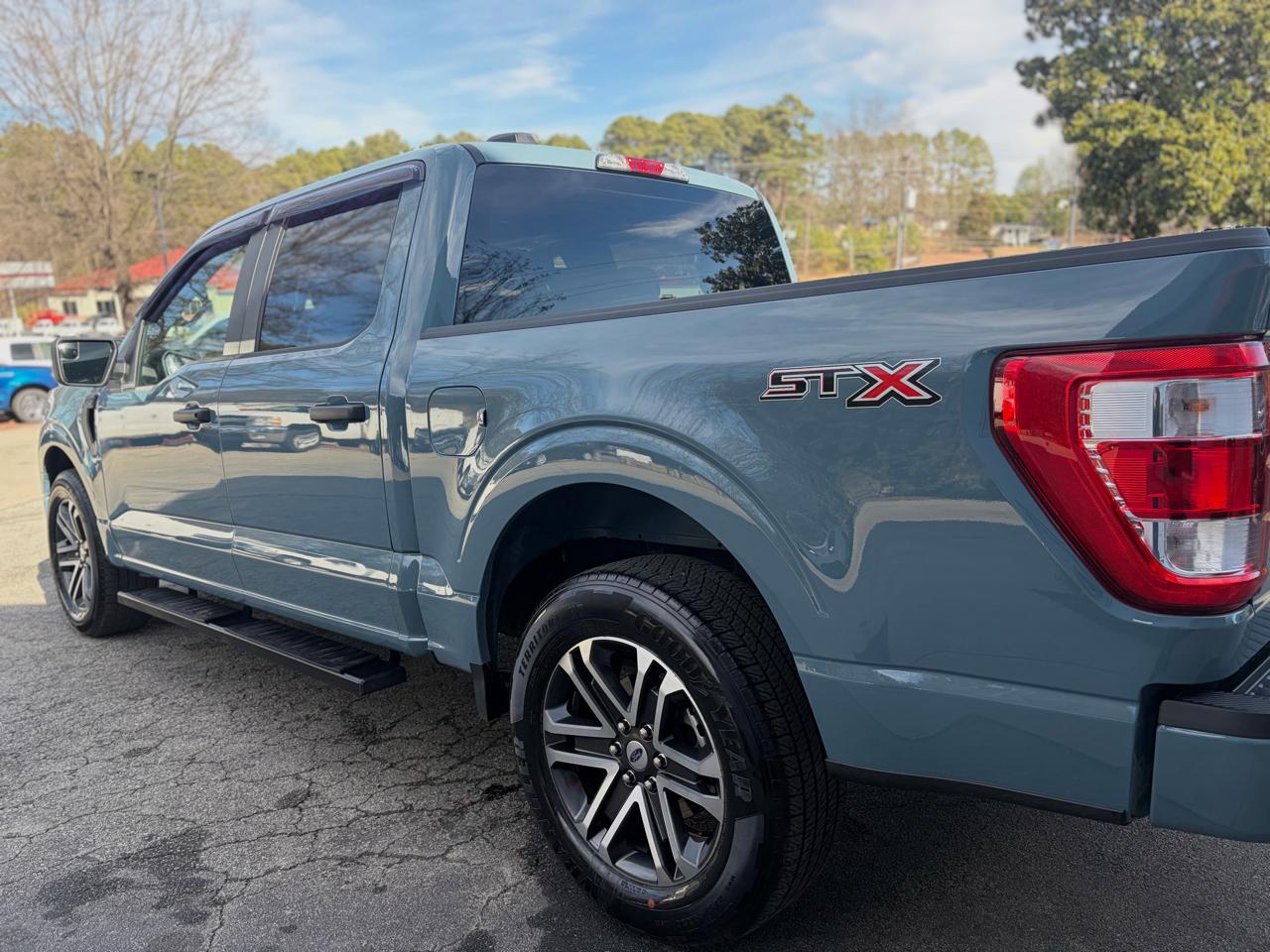 Ford F-150 XL SuperCrew 5.5-ft. Bed 2WD 2023