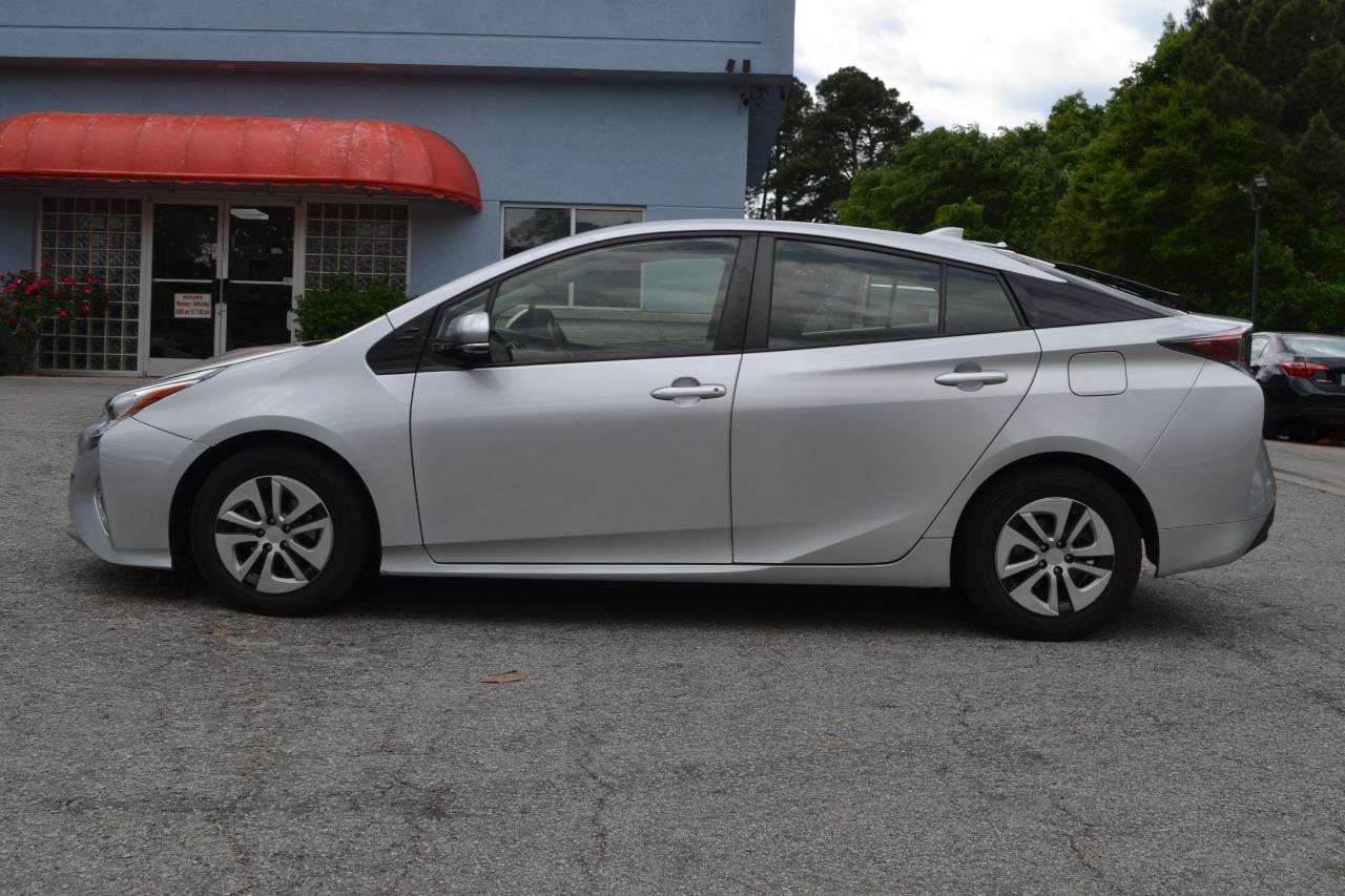 Toyota Prius Two Eco 2017