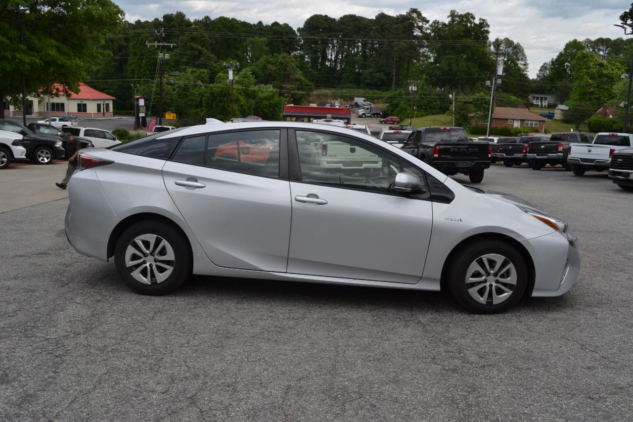 Toyota Prius Two Eco 2017