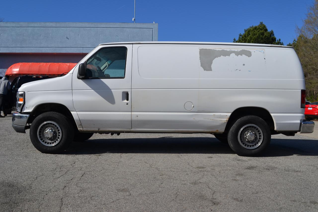 Ford Econoline E-150 2009