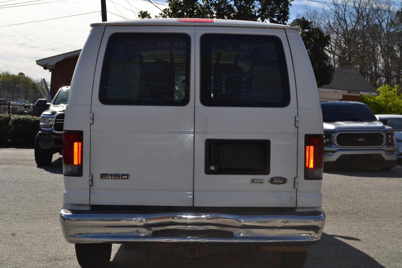 Ford Econoline E-150 2009