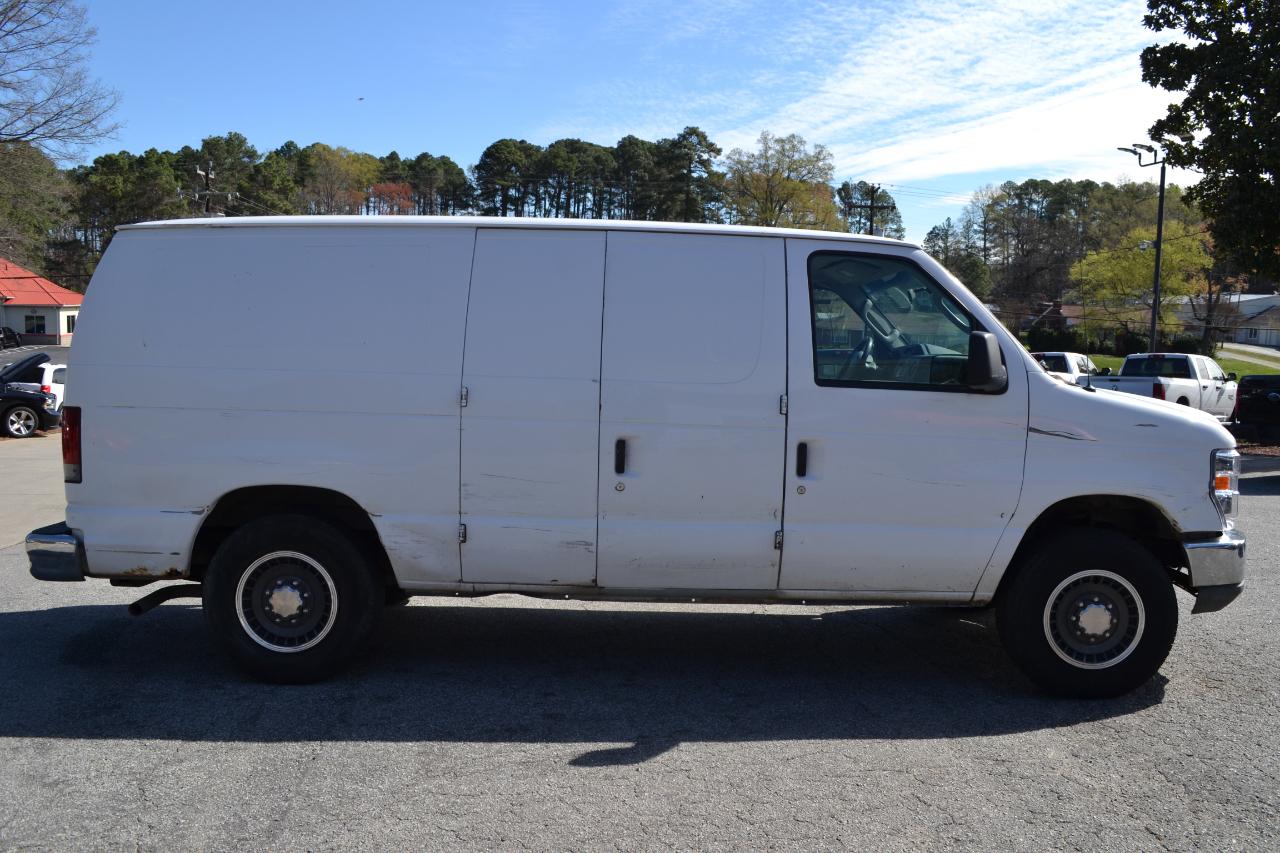 Ford Econoline E-150 2009