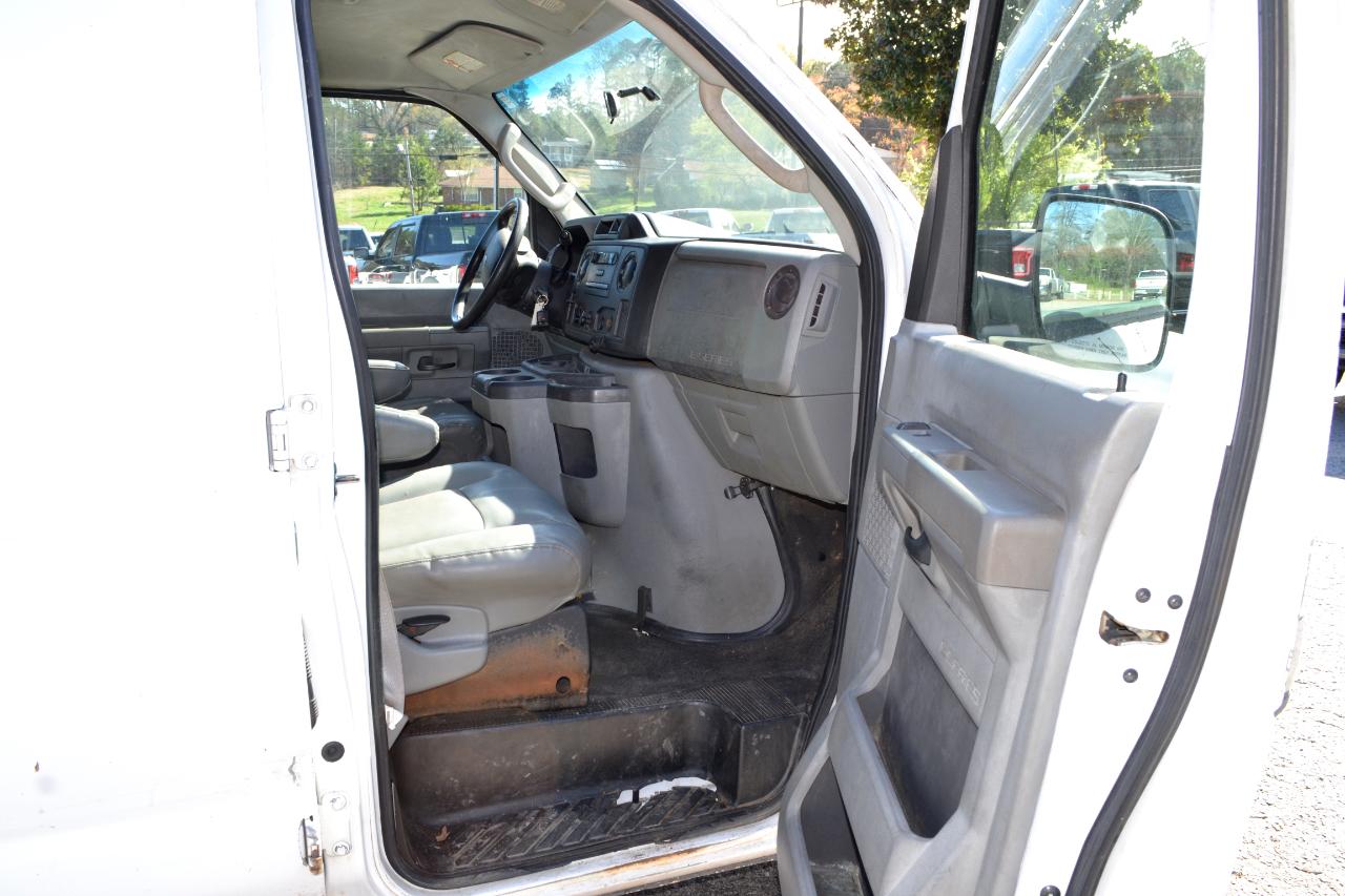Ford Econoline E-150 2009