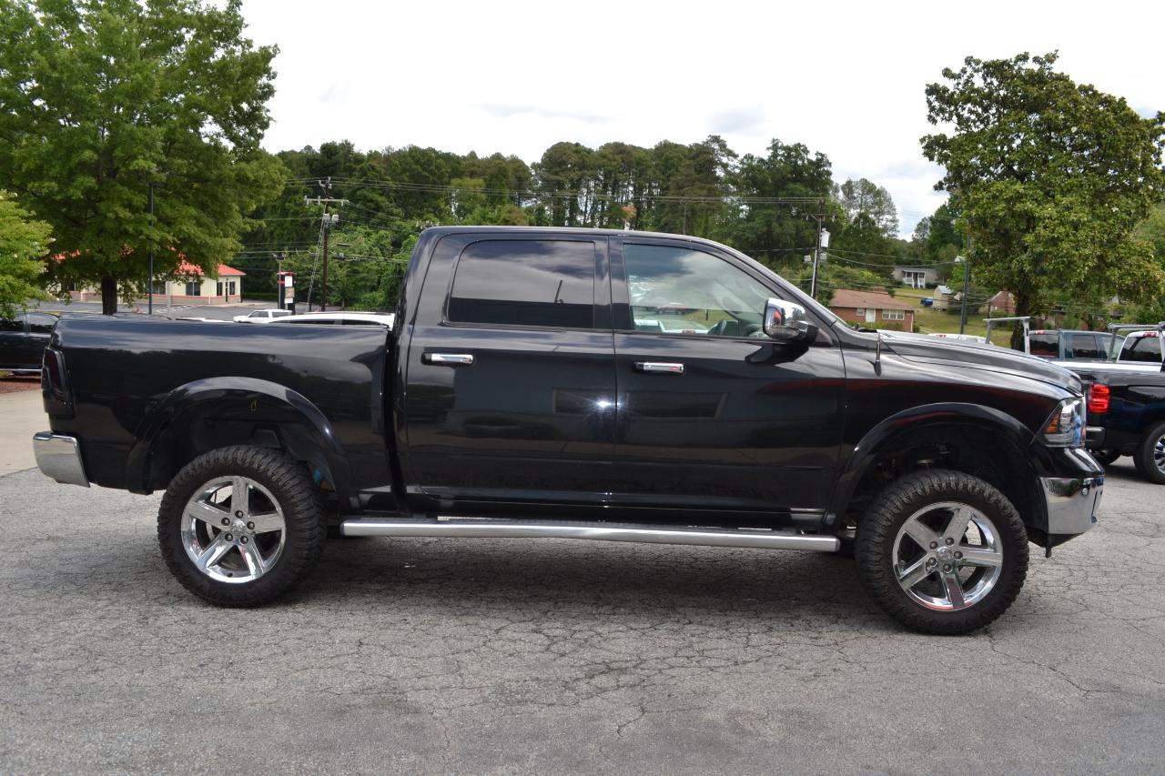 RAM 1500 Laramie Crew Cab SWB 4WD 2016