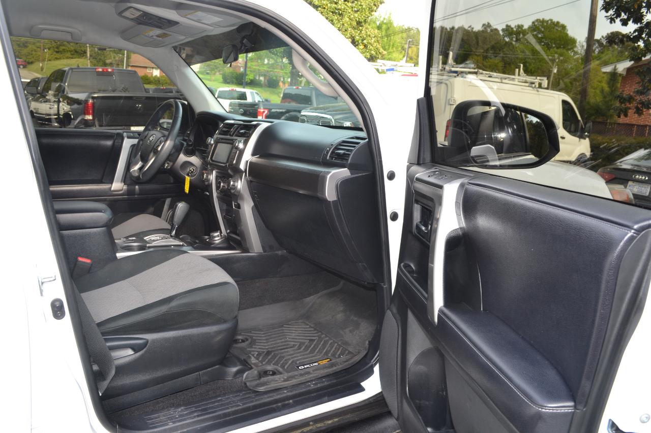 Toyota 4Runner SR5 4WD 2019