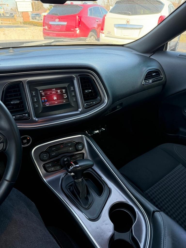 Dodge Challenger  2017