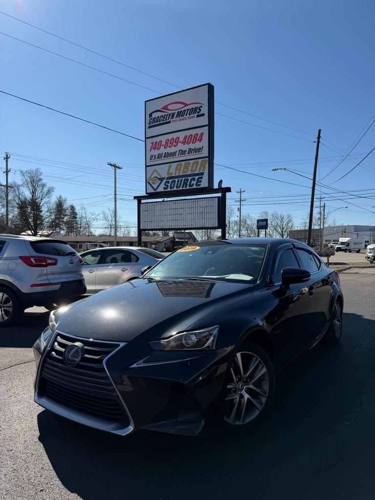Lexus IS  2019