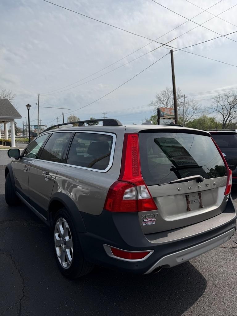 Volvo XC70  2011