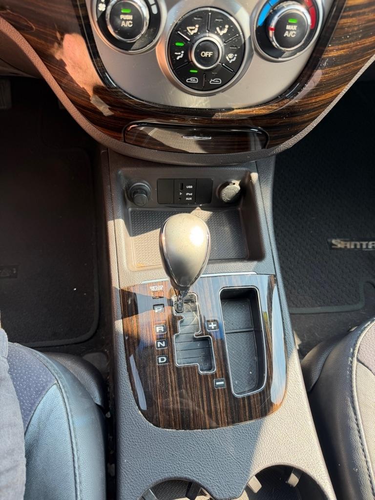 Hyundai Santa Fe  2012