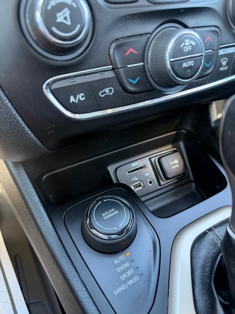 Jeep Cherokee  2015