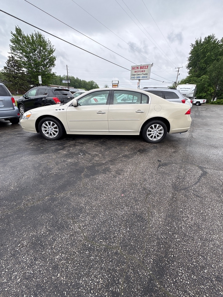 Buick Lucerne  2011