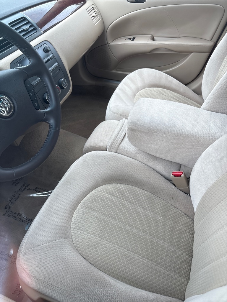 Buick Lucerne  2011